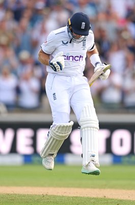 Joe Root England celebrates century Edgbaston 1st Test Ashes 2023