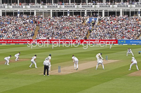 Ollie Robinson England bowls Usman Khawaja Australia Edgbaston Ashes 2023