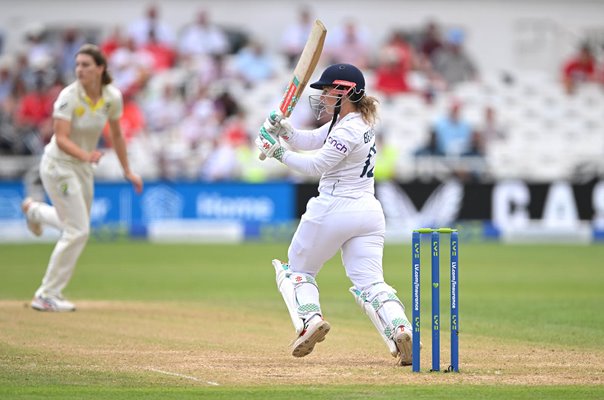 Tammy Beaumont England bats v Australia Women's Ashes Test Nottingham 2023