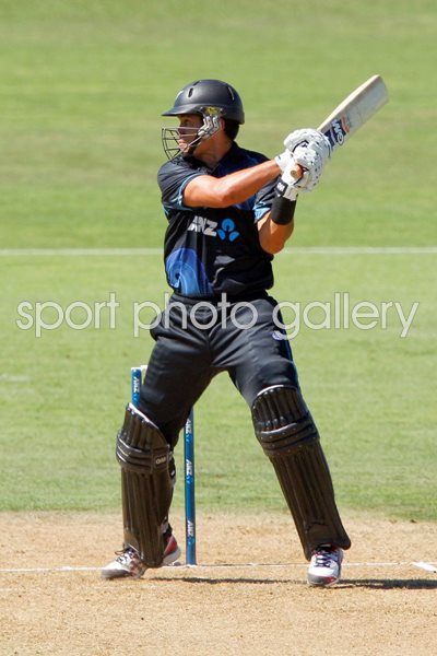 Ross Taylor New Zealand v England 2013
