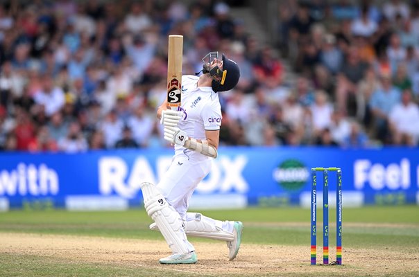 Mark Wood England batting v Australia Headingley Ashes 2023