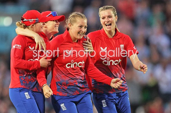 England celebrate v Australia 3rd T20 Women's Ashes Lord's 2023