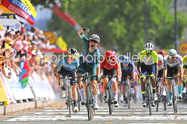 Jasper Philipsen Belgium beats Mark Cavendish Stage 7 Sprint Tour de France 2023