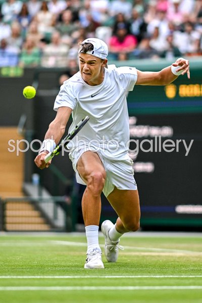 Holger Rune Denmark low backhand v Grigor Dimitrov Wimbledon 2023