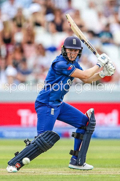 Heather Knight England bats v Australia Women's Ashes 3rd ODI Taunton 2023