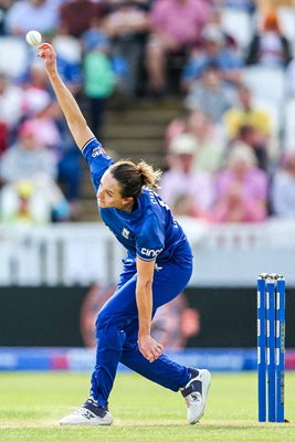 Kate Cross England bowls v Australia Women's Ashes 3rd ODI Taunton 2023