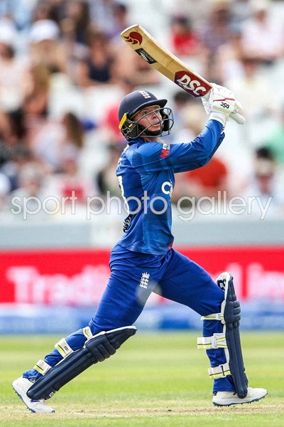 Danni Wyatt England bats v Australia Women's Ashes 3rd ODI Taunton 2023