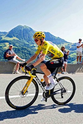 Jonas Vingegaard Denmark climbs Stage 15 Tour de France 2023