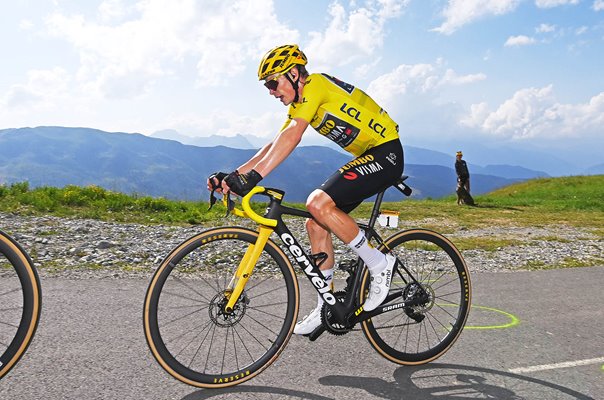 Jonas Vingegaard Denmark Stage dominates Stage 17 Tour de France 2023