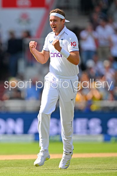 Stuart Broad England celebrates 600th test wicket v Australia Old Trafford Ashes 2023
