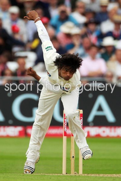 Mohammad Aamer bowls v England 2010