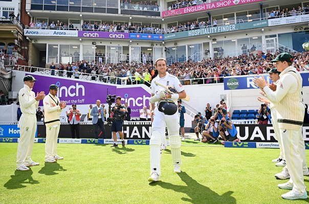 Stuart Broad England walks through Guard of Honour v Australia Oval 2023