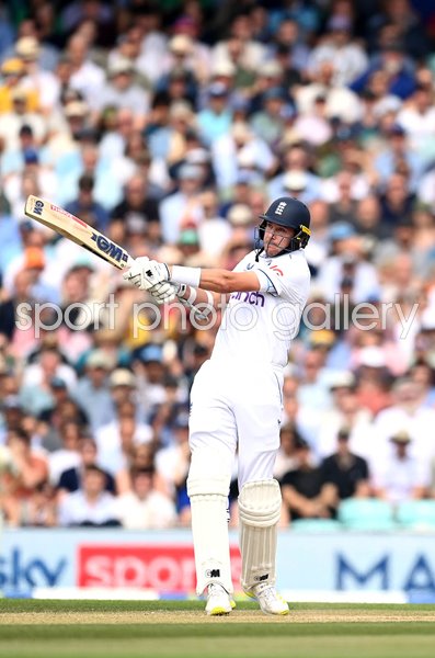 Stuart Broad England hits his last ever delivery in test for 6 v Australia Oval 2023