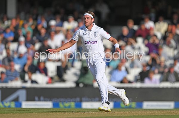 Stuart Broad England celebrates winning moment 5th Ashes Test Oval 2023