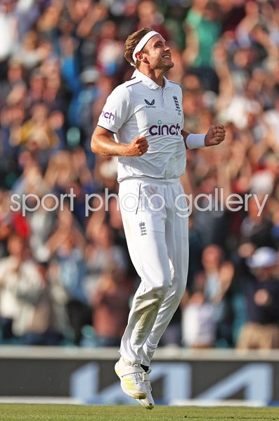 Stuart Broad England celebrates winning wicket 5th Ashes Test Oval 2023