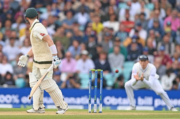Zac Crawley England catches Steve Smith Australia Ashes 5th Test Oval 2023