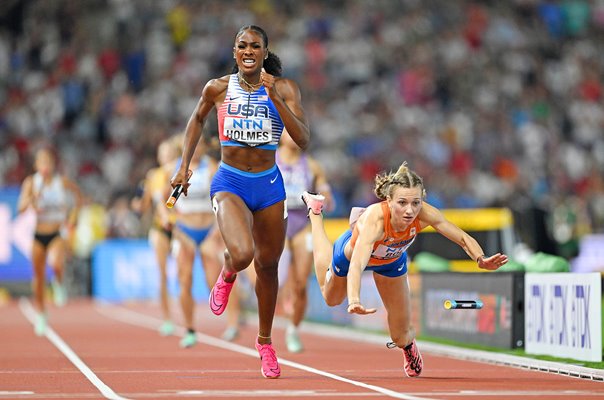 Alexis Holmes USA wins 4x400m Mixed Relay as Femke Bol Netherlands slips Budapest 2023