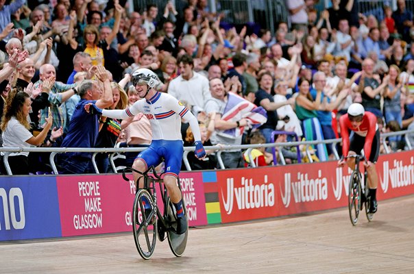 William Tidball Great Britain celebrates Scratch Race Gold Cycling Worlds Glasgow 2023  