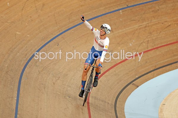 Ethan Vernon Great Britain celebrates Gold Cycling World Championships Glasgow 2023  