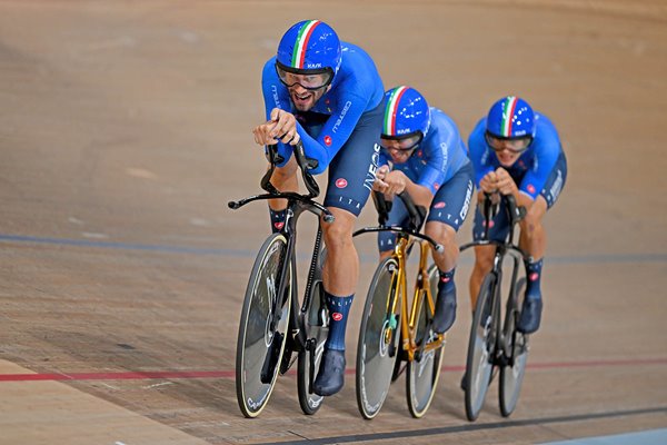 Filippo Ganna leads Italy Team Pursuit Cycling World Championships Glasgow 2023  