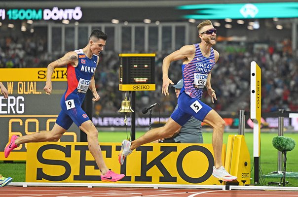 Josh Kerr Great Britain beats Jakob Ingebrigtsen Norway 1500m Final World Athletics 2023