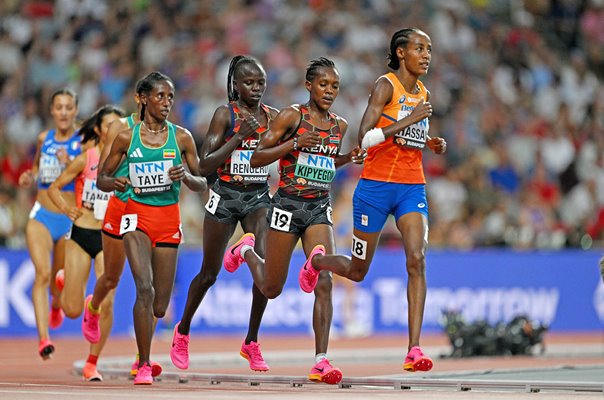 Faith Kipyegon Kenya v Sifan Hassan Netherlands 5000m World Athletics Budapest 2023