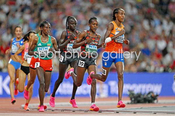 Faith Kipyegon Kenya v Sifan Hassan Netherlands 5000m World Athletics Budapest 2023