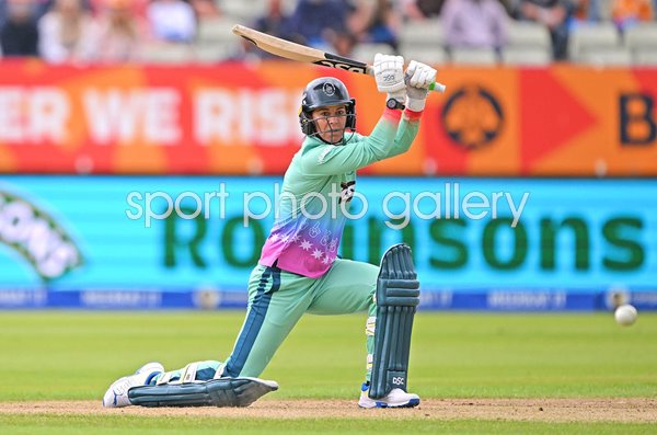 Marizanne Kapp Oval Invincibles bats v Birmingham Phoenix The Hundred 2023
