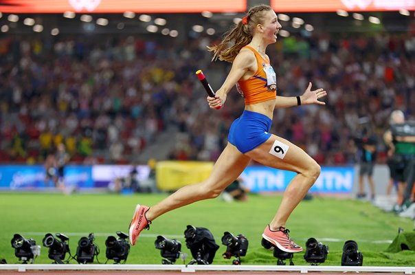 Femke Bol stunning finish to win Netherlands 4x400m Relay Gold Budapest 2023