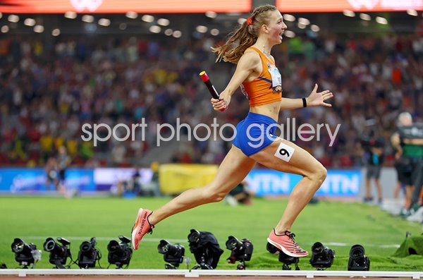 Femke Bol stunning finish to win Netherlands 4x400m Relay Gold Budapest 2023