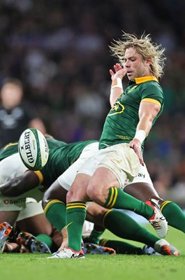 Faf de Klerk South Africa kicks v New Zealand Twickenham 2023