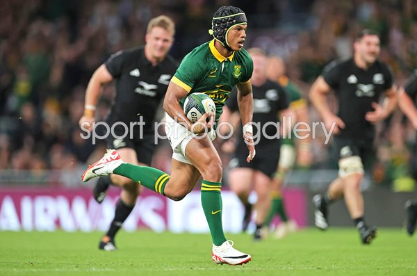 Kurt-Lee Arendse South Africa scores v New Zealand Twickenham 2023