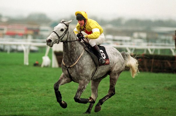 Tony Dobbin rides One Man to Hennessy Gold Cup win Newbury 1994