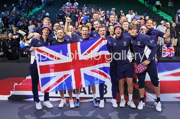 Daniel Evans, Andy Murray, Cameron Norrie, Leon Smith, Neal Skupski & Jack Draper Davis Cup 2023