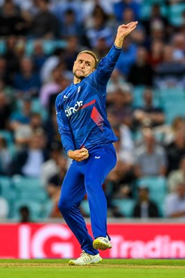 Liam Livingstone England bowls v New Zealand ODI Kia Oval 2023