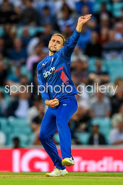 Liam Livingstone England bowls v New Zealand ODI Kia Oval 2023