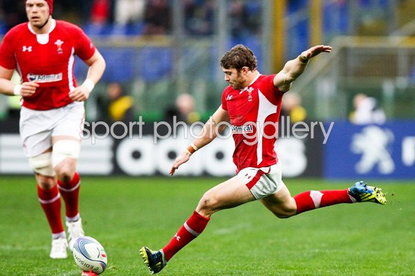 Leigh Halfpenny kicks Wales v Italy Rome 2013