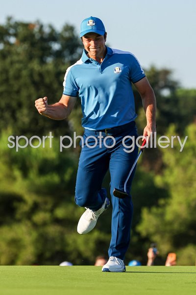 Viktor Hovland Europe celebrates Day 1 Foursomes Ryder Cup 2023
