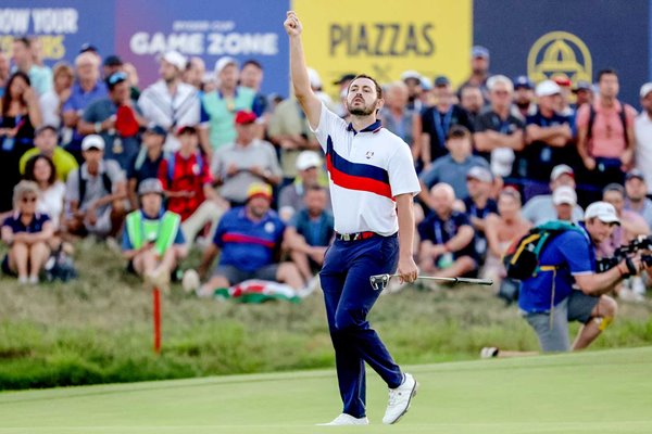 Patrick Cantlay USA hat gesture celebration Day 2 Fourballs Ryder Cup 2023