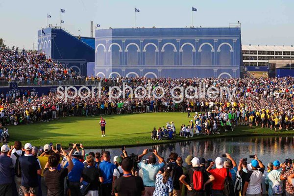 Jordan Spieth USA v Shane Lowry Europe Day 3 Singles Ryder Cup 2023