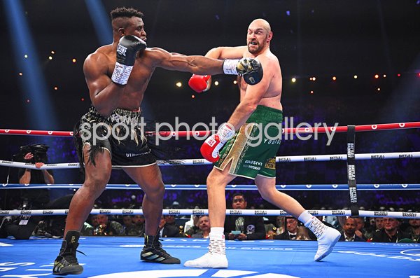 Francis Ngannou knock down punch v Tyson Fury Round 3 Riyadh 2023