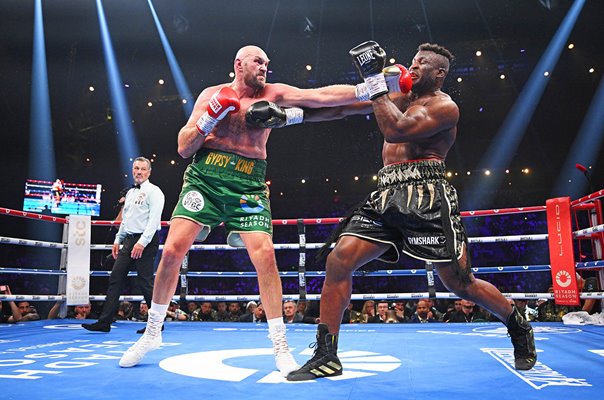 Tyson Fury punches Francis Ngannou Heavyweight Boxing Riyadh 2023