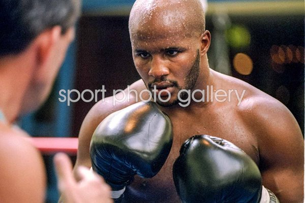 Michael Moorer trains for fight v George Foreman 1994