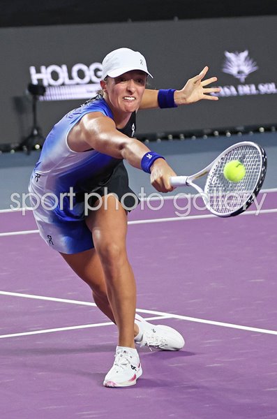 Iga Swiatek Poland backhand volley WTA Finals Cancun Mexico 2023