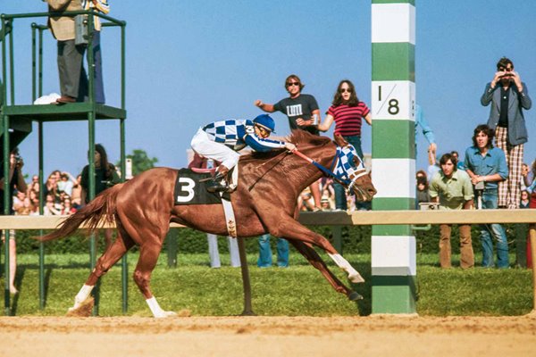 Secretariat wins Preakness Stakes 2nd leg of legendary 1973 Triple Crown