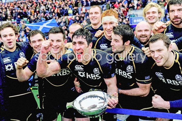 Kelly Brown celebrates Scotland win v Ireland 2013