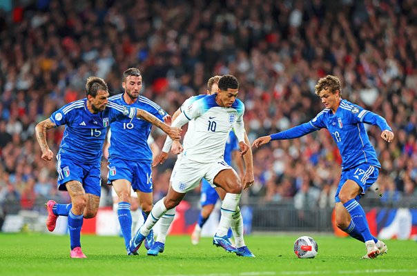 Jude Bellingham England on the ball v Italy EURO 2024 Qualifiers Wembley 2023