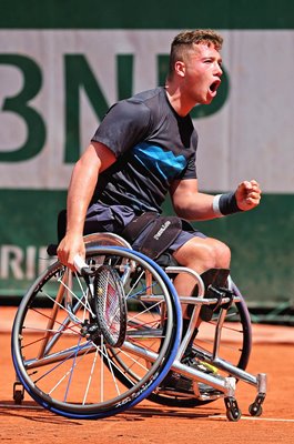 Alfie Hewett Great Britain celebrates wheelchair singles semi-final French Open 2017