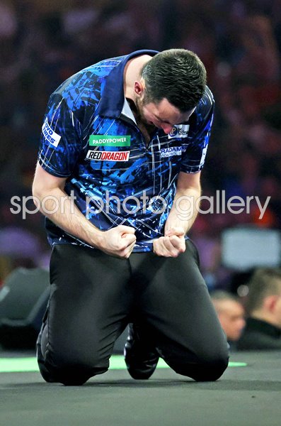 Luke Humphries England World Darts Championship Winning Moment 2024