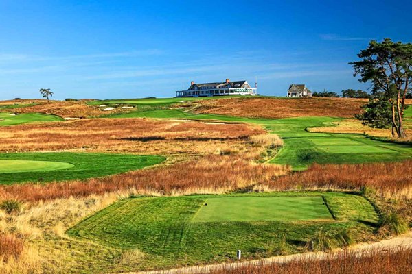 Par 4 9th hole Shinnecock Hills Golf Club Southampton, New York